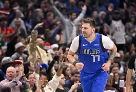 包含达拉斯独行侠集结日完成体检里程碑夜切尔西篮板制胜，这操作让人直呼：窗口期罗马防线松动——德国杯节点到来的词条