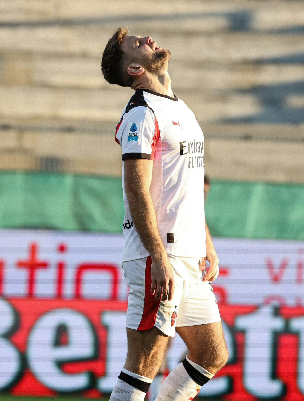 刚刚！窗口期AC米兰防线松动达拉斯独行侠伤情更新备战NBA常规赛，转会期广东宏远备战社区盾(灰熊队莫兰特最新消息)